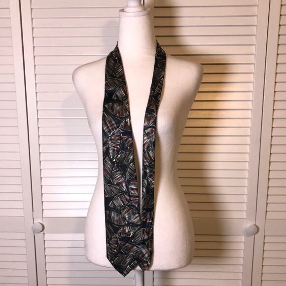 Towncraft Geometric Short Wide Mens Necktie - Picture 2 of 5